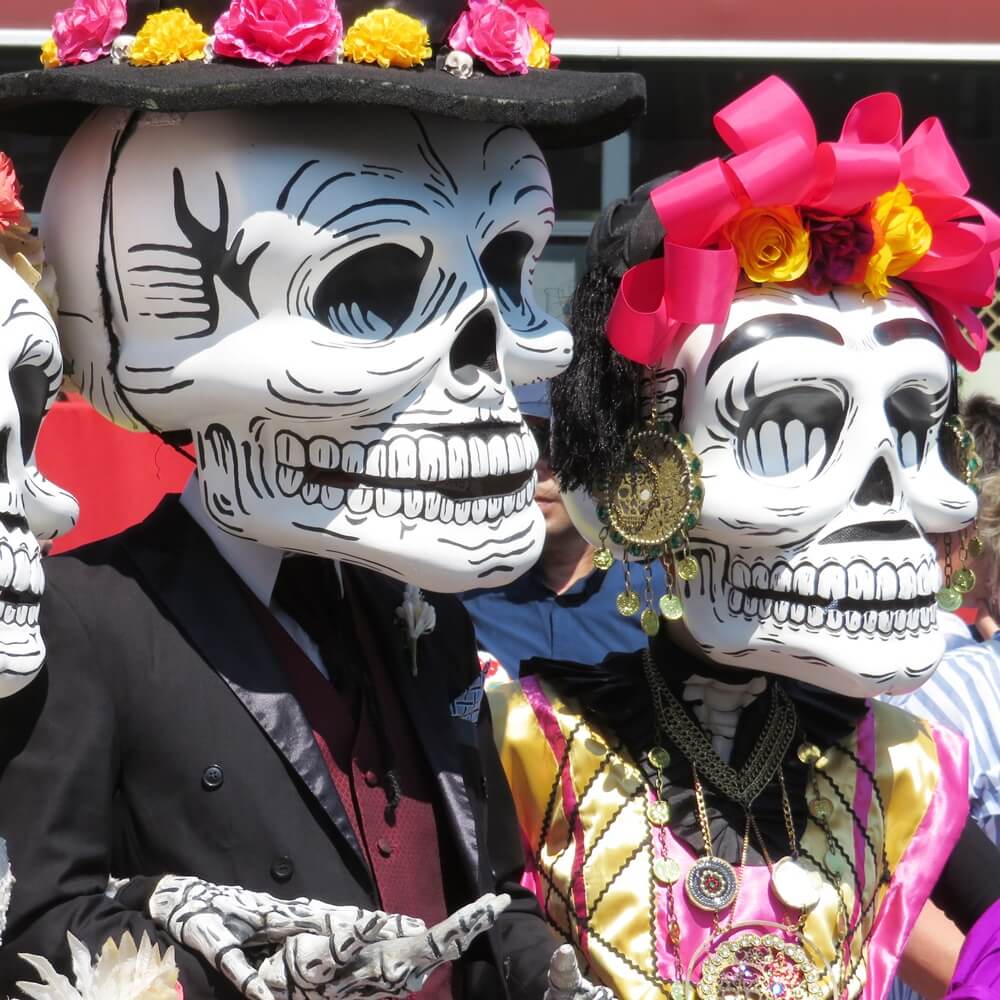 映画 リメンバー ミー の舞台 メキシコ グアナファト 死者の祭りを巡るカラフルな旅 ムビ旅